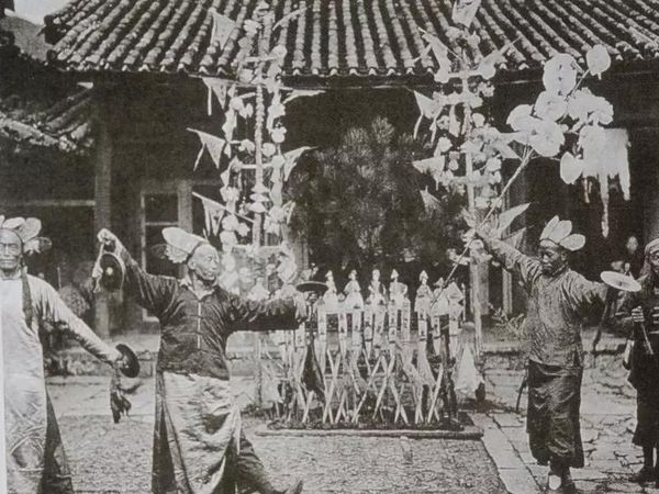 东巴哈拉里肯大祭风