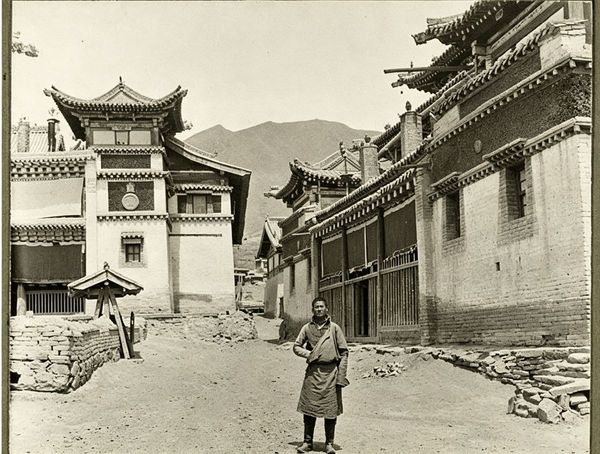 卓尼白石崖寺全景（1925）