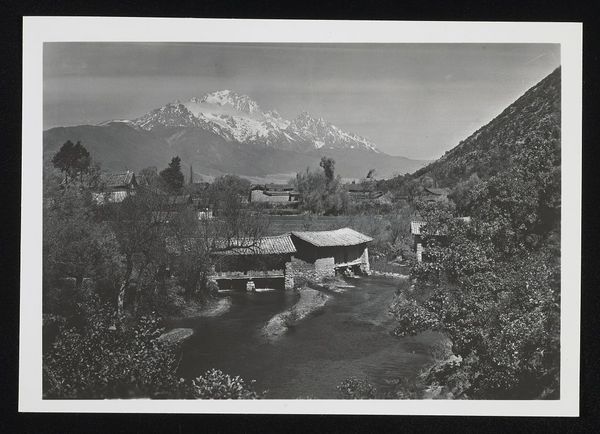 丽江廊桥与雪山