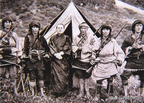 洛克与武装纳西护卫